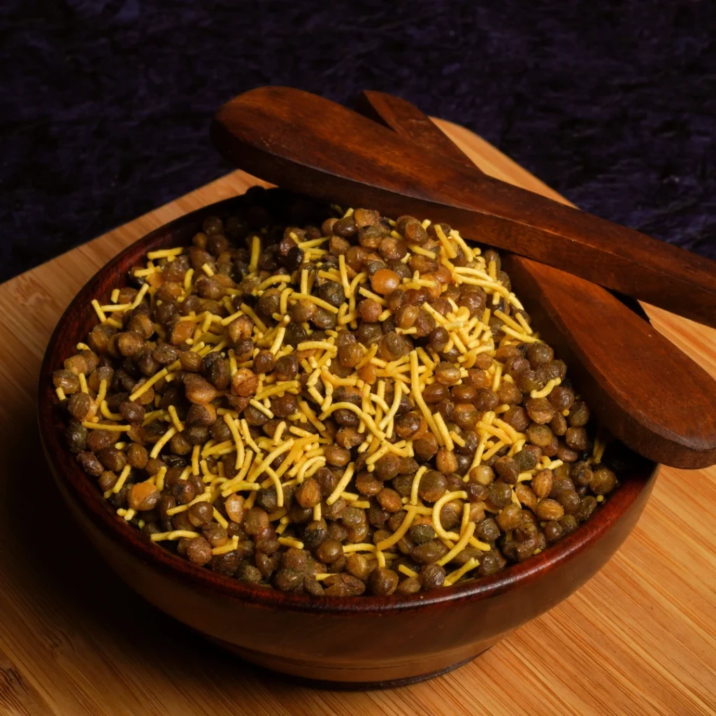 namkeen basket. Malwa namkeen, ratlami namkeen, sev, indore sev