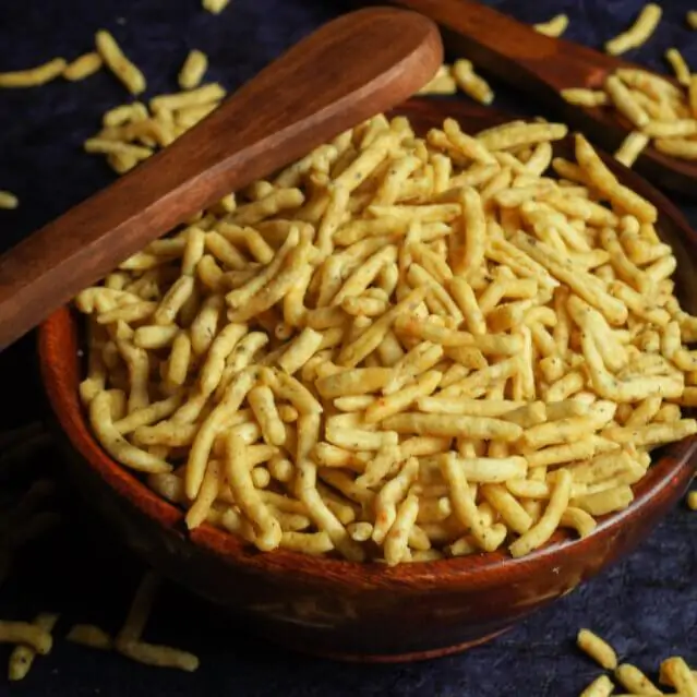 Namkeen Basket - Ratlami Sev