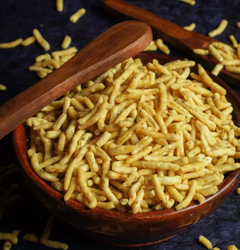 namkeen basket. Malwa namkeen, ratlami namkeen, sev, indore sev