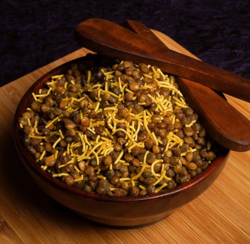namkeen basket. Malwa namkeen, ratlami namkeen, sev, indore sev